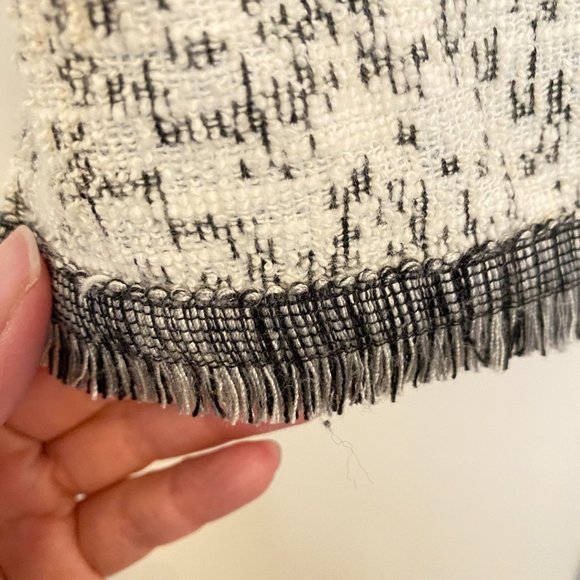 Banana Republic Crew Neck Short Sleeve Fringe Detail Black White S - Picture 5 of 6